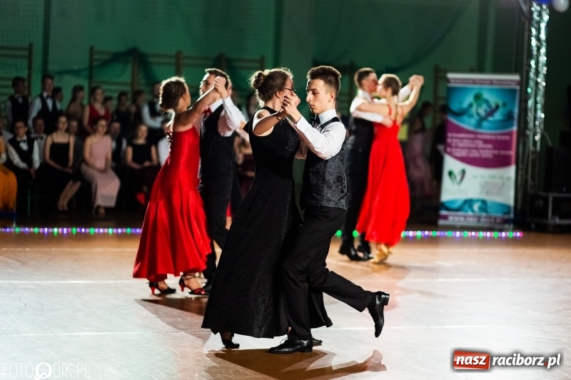 Zdjęcie w galerii na portalu naszraciborz.pl: XIII Karnawałowa Rewia Tańca MDK  wiadomości z regionu