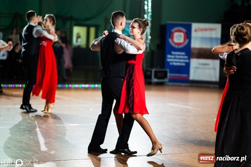 Zdjęcie w galerii na portalu naszraciborz.pl: XIII Karnawałowa Rewia Tańca MDK  wiadomości z regionu