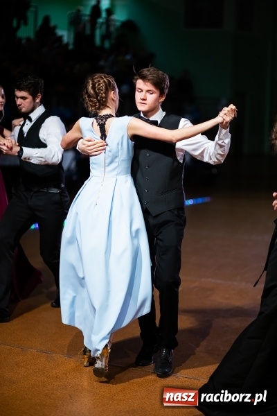 Zdjęcie w galerii na portalu naszraciborz.pl: XIII Karnawałowa Rewia Tańca MDK  wiadomości z regionu