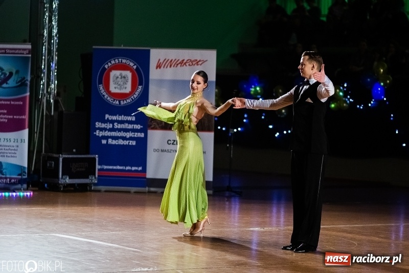 Zdjęcie w galerii na portalu naszraciborz.pl: XIII Karnawałowa Rewia Tańca MDK  wiadomości z regionu