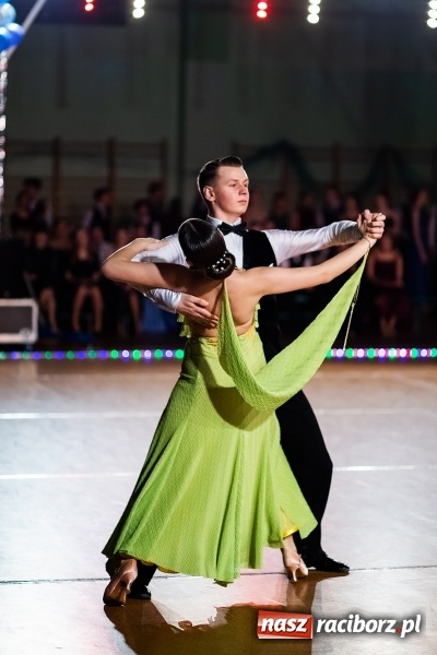 Zdjęcie w galerii na portalu naszraciborz.pl: XIII Karnawałowa Rewia Tańca MDK  wiadomości z regionu