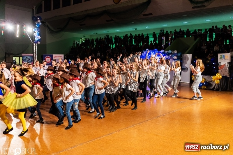 Zdjęcie w galerii na portalu naszraciborz.pl: Dziecięca Karnawałowa Rewia Taneczna w Arenie Rafako  wiadomości z regionu