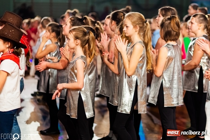 Zdjęcie w galerii na portalu naszraciborz.pl: Dziecięca Karnawałowa Rewia Taneczna w Arenie Rafako  wiadomości z regionu