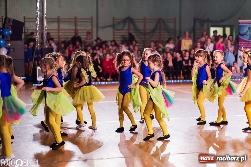 Zdjęcie w galerii na portalu naszraciborz.pl: Dziecięca Karnawałowa Rewia Taneczna w Arenie Rafako  wiadomości z regionu