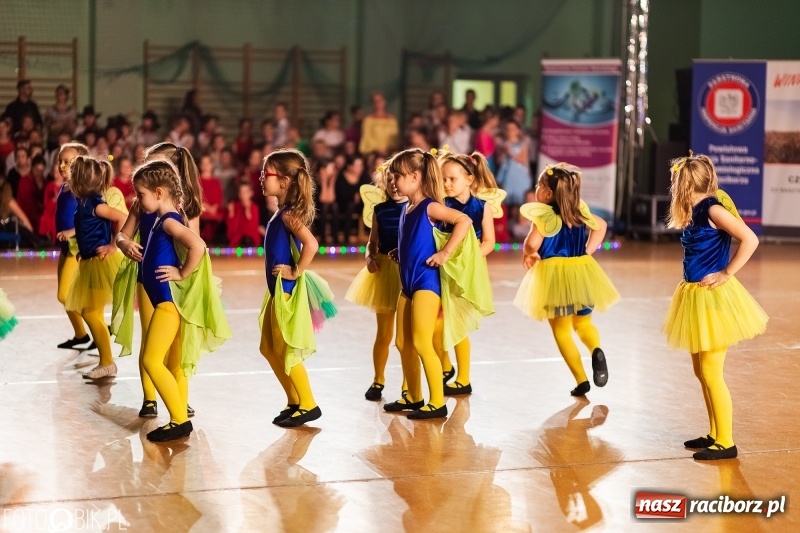 Zdjęcie w galerii na portalu naszraciborz.pl: Dziecięca Karnawałowa Rewia Taneczna w Arenie Rafako  wiadomości z regionu