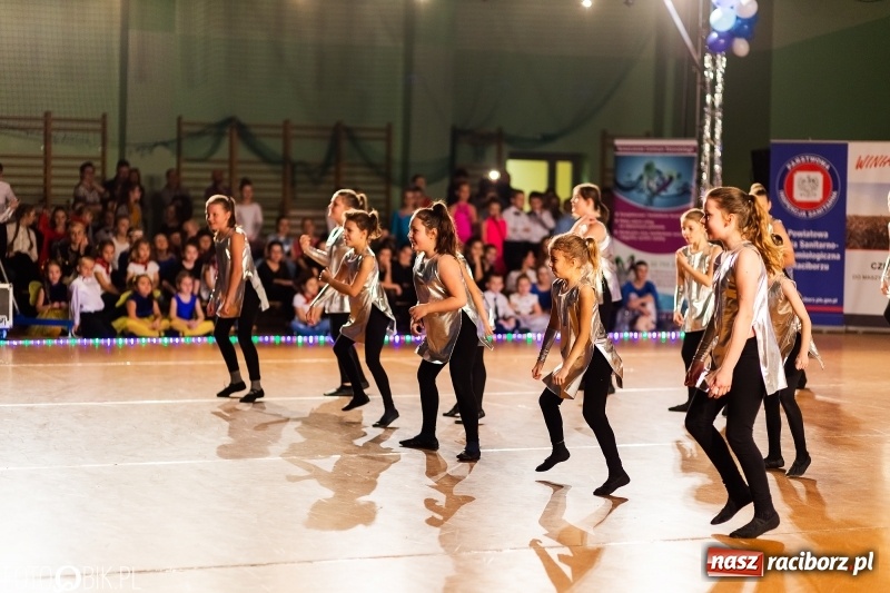Zdjęcie w galerii na portalu naszraciborz.pl: Dziecięca Karnawałowa Rewia Taneczna w Arenie Rafako  wiadomości z regionu