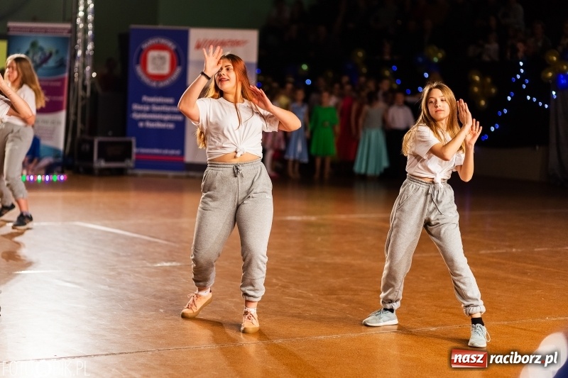 Zdjęcie w galerii na portalu naszraciborz.pl: Dziecięca Karnawałowa Rewia Taneczna w Arenie Rafako  wiadomości z regionu