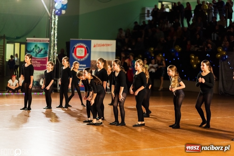 Zdjęcie w galerii na portalu naszraciborz.pl: Dziecięca Karnawałowa Rewia Taneczna w Arenie Rafako  wiadomości z regionu