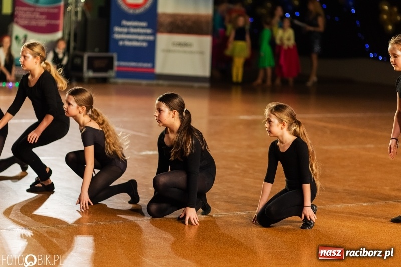 Zdjęcie w galerii na portalu naszraciborz.pl: Dziecięca Karnawałowa Rewia Taneczna w Arenie Rafako  wiadomości z regionu