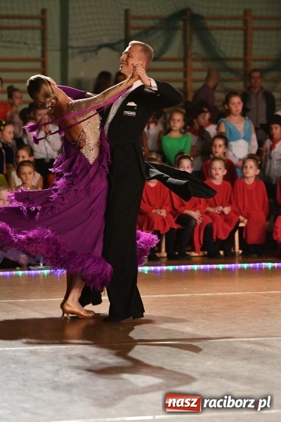 Zdjęcie w galerii na portalu naszraciborz.pl: To była karnawałowa rewia na piątkę  wiadomości z regionu