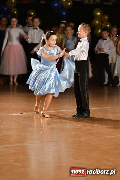 Zdjęcie w galerii na portalu naszraciborz.pl: To była karnawałowa rewia na piątkę  wiadomości z regionu