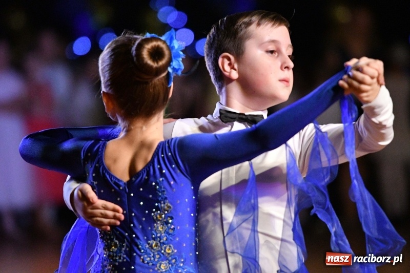 Zdjęcie w galerii na portalu naszraciborz.pl: To była karnawałowa rewia na piątkę  wiadomości z regionu