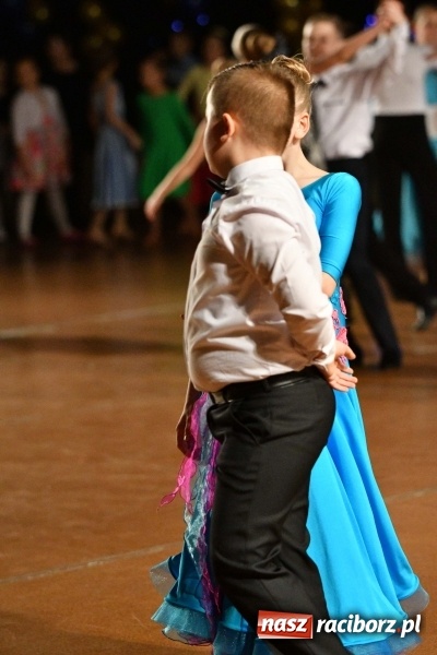Zdjęcie w galerii na portalu naszraciborz.pl: To była karnawałowa rewia na piątkę  wiadomości z regionu