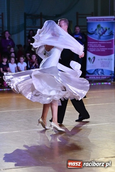 Zdjęcie w galerii na portalu naszraciborz.pl: To była karnawałowa rewia na piątkę  wiadomości z regionu