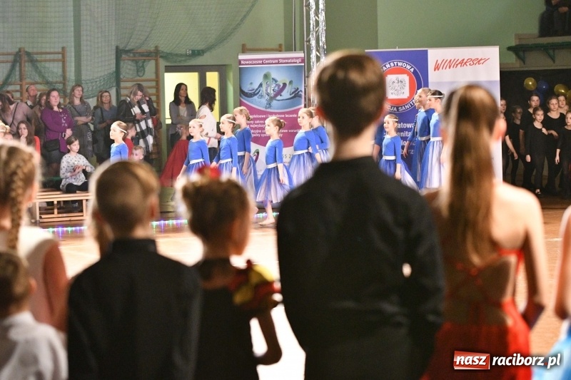 Zdjęcie w galerii na portalu naszraciborz.pl: To była karnawałowa rewia na piątkę  wiadomości z regionu