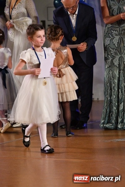 Zdjęcie w galerii na portalu naszraciborz.pl: To była karnawałowa rewia na piątkę  wiadomości z regionu