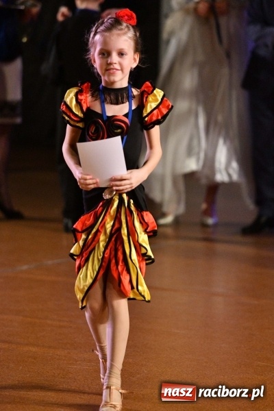 Zdjęcie w galerii na portalu naszraciborz.pl: To była karnawałowa rewia na piątkę  wiadomości z regionu