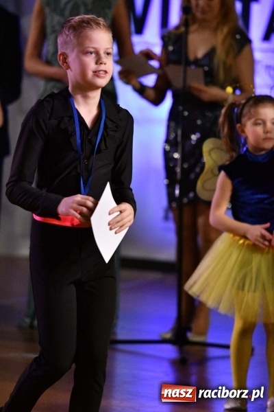 Zdjęcie w galerii na portalu naszraciborz.pl: To była karnawałowa rewia na piątkę  wiadomości z regionu