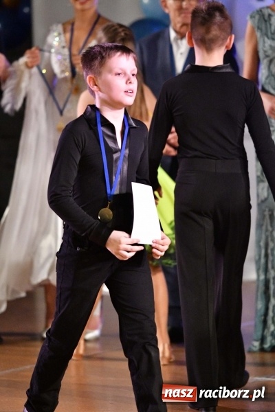 Zdjęcie w galerii na portalu naszraciborz.pl: To była karnawałowa rewia na piątkę  wiadomości z regionu