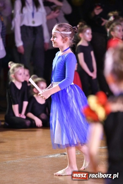 Zdjęcie w galerii na portalu naszraciborz.pl: To była karnawałowa rewia na piątkę  wiadomości z regionu