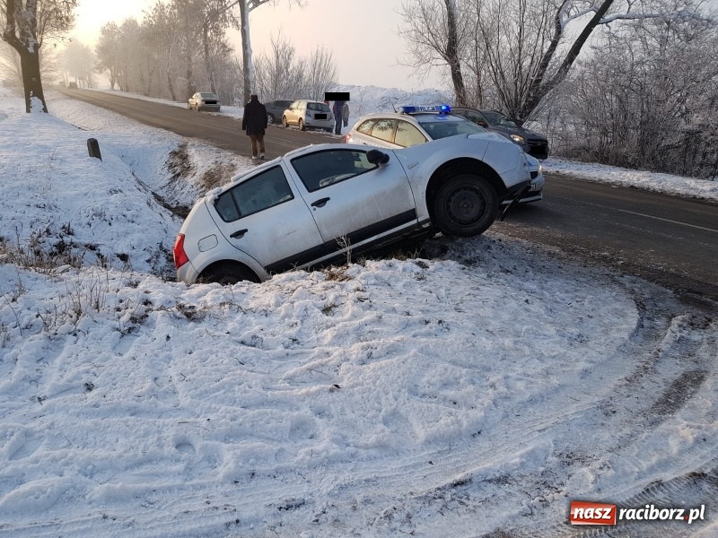 Zdjęcie w galerii na portalu naszraciborz.pl: Kraksa na drodze Racibórz-Lubomia. Zderzyły się cztery samochody  wiadomości z regionu