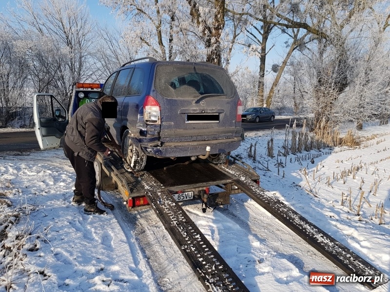 Zdjęcie w galerii na portalu naszraciborz.pl: Kraksa na drodze Racibórz-Lubomia. Zderzyły się cztery samochody  wiadomości z regionu
