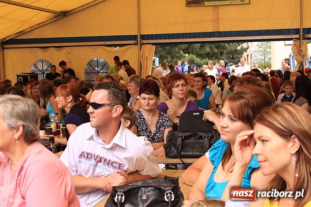 Zdjęcie w galerii na portalu naszraciborz.pl: Mażoretki, miss i Toby w Tworkowie wiadomości z regionu