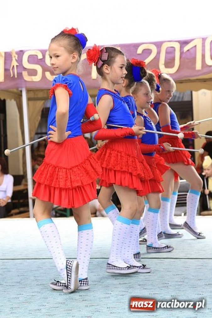 Zdjęcie w galerii na portalu naszraciborz.pl: Mażoretki, miss i Toby w Tworkowie wiadomości z regionu