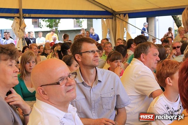 Zdjęcie w galerii na portalu naszraciborz.pl: Mażoretki, miss i Toby w Tworkowie wiadomości z regionu