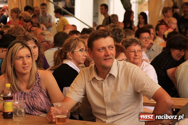 Zdjęcie w galerii na portalu naszraciborz.pl: Mażoretki, miss i Toby w Tworkowie wiadomości z regionu