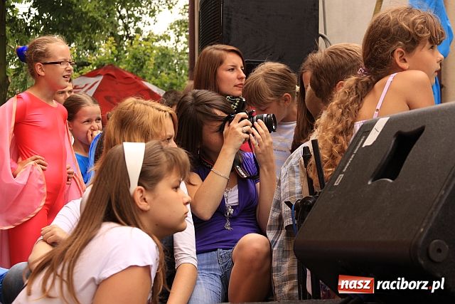 Zdjęcie w galerii na portalu naszraciborz.pl: Mażoretki, miss i Toby w Tworkowie wiadomości z regionu