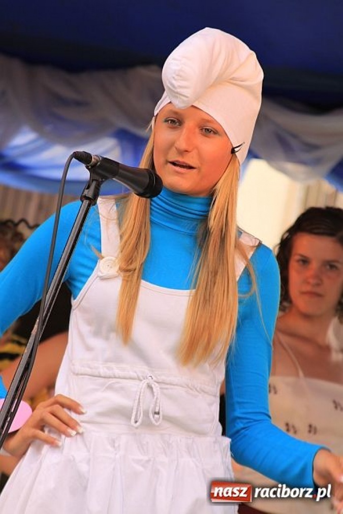 Zdjęcie w galerii na portalu naszraciborz.pl: Mażoretki, miss i Toby w Tworkowie wiadomości z regionu