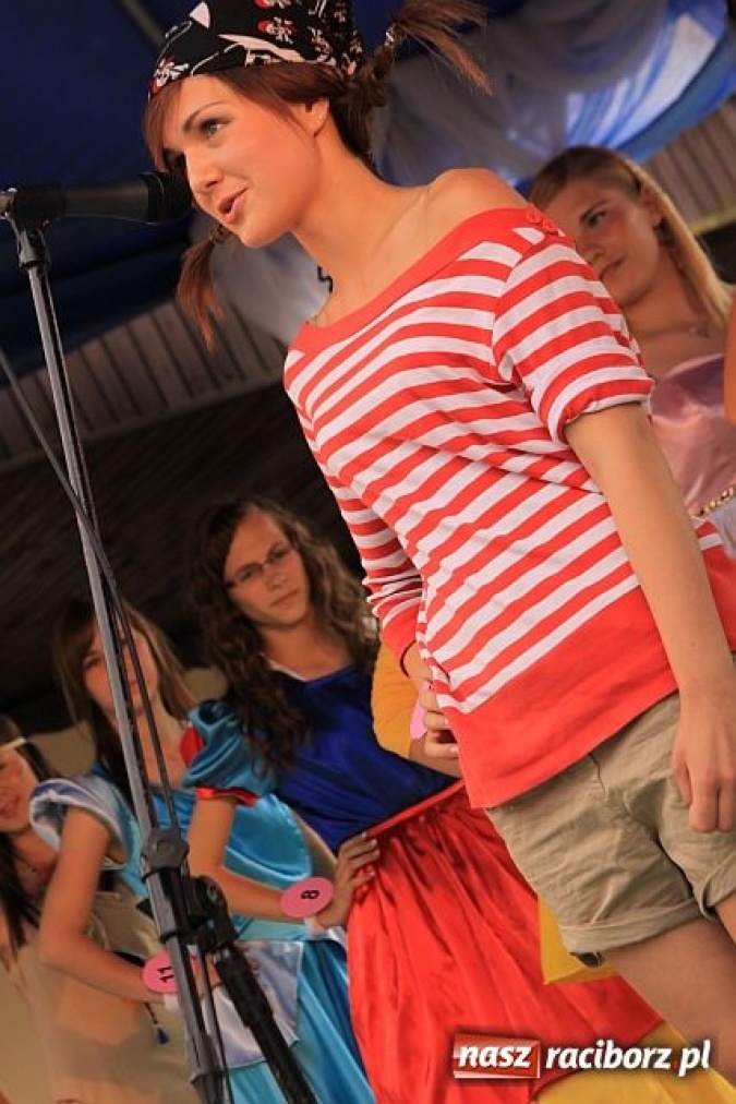 Zdjęcie w galerii na portalu naszraciborz.pl: Mażoretki, miss i Toby w Tworkowie wiadomości z regionu