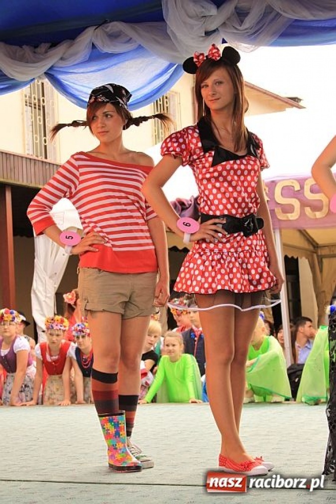 Zdjęcie w galerii na portalu naszraciborz.pl: Mażoretki, miss i Toby w Tworkowie wiadomości z regionu