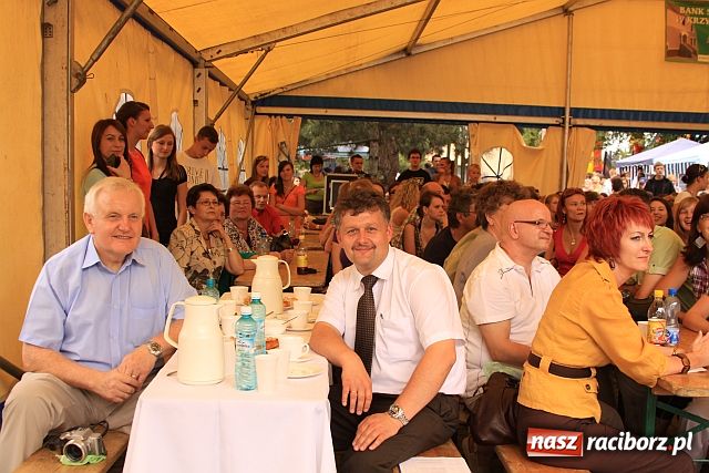 Zdjęcie w galerii na portalu naszraciborz.pl: Mażoretki, miss i Toby w Tworkowie wiadomości z regionu