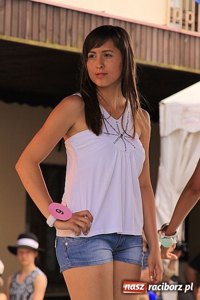 Zdjęcie w galerii na portalu naszraciborz.pl: Mażoretki, miss i Toby w Tworkowie wiadomości z regionu