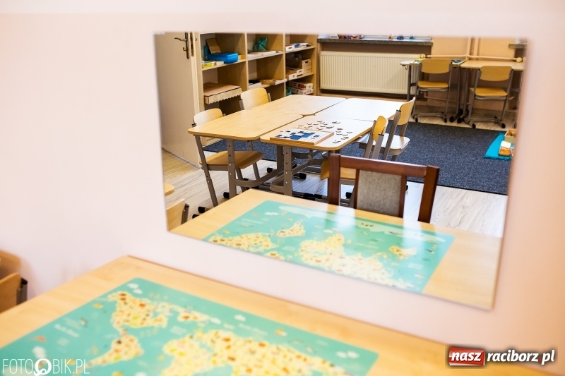Zdjęcie w galerii na portalu naszraciborz.pl: Otwarcie sali Montessori w ZSOMS wiadomości z regionu
