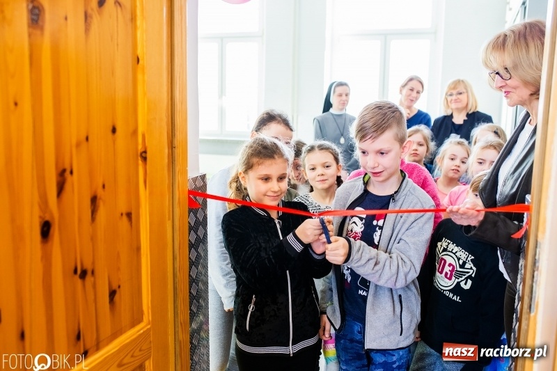 Zdjęcie w galerii na portalu naszraciborz.pl: Otwarcie sali Montessori w ZSOMS wiadomości z regionu