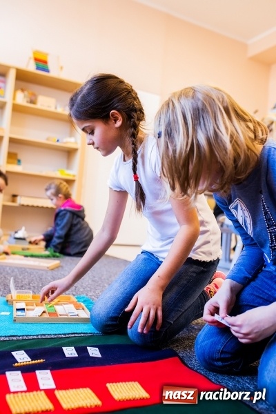 Zdjęcie w galerii na portalu naszraciborz.pl: Otwarcie sali Montessori w ZSOMS wiadomości z regionu