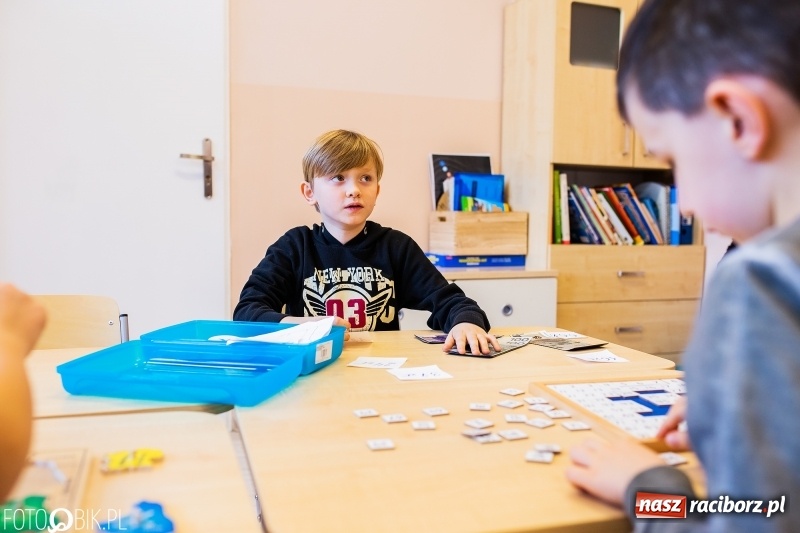 Zdjęcie w galerii na portalu naszraciborz.pl: Otwarcie sali Montessori w ZSOMS wiadomości z regionu