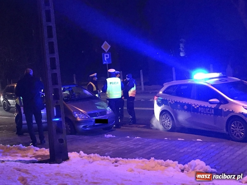 Zdjęcie w galerii na portalu naszraciborz.pl: Policja pilnie poszukuje świadków tego zdarzenia  wiadomości z regionu