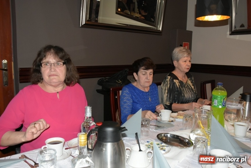 Zdjęcie w galerii na portalu naszraciborz.pl: Wyginam śmiało ciało – babcie i dziadkowie w karnawałowym nastroju  wiadomości z regionu