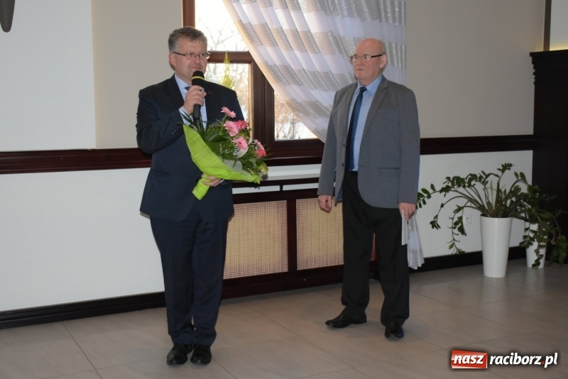 Zdjęcie w galerii na portalu naszraciborz.pl: Wyginam śmiało ciało – babcie i dziadkowie w karnawałowym nastroju  wiadomości z regionu