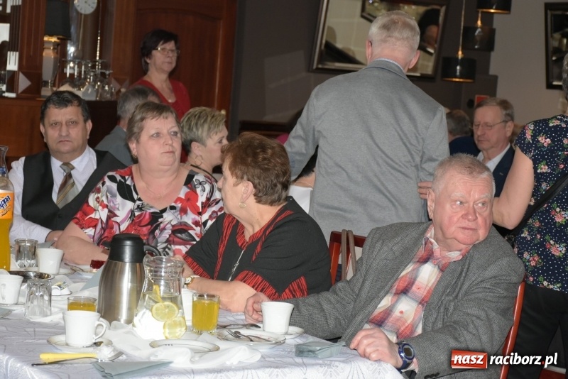 Zdjęcie w galerii na portalu naszraciborz.pl: Wyginam śmiało ciało – babcie i dziadkowie w karnawałowym nastroju  wiadomości z regionu