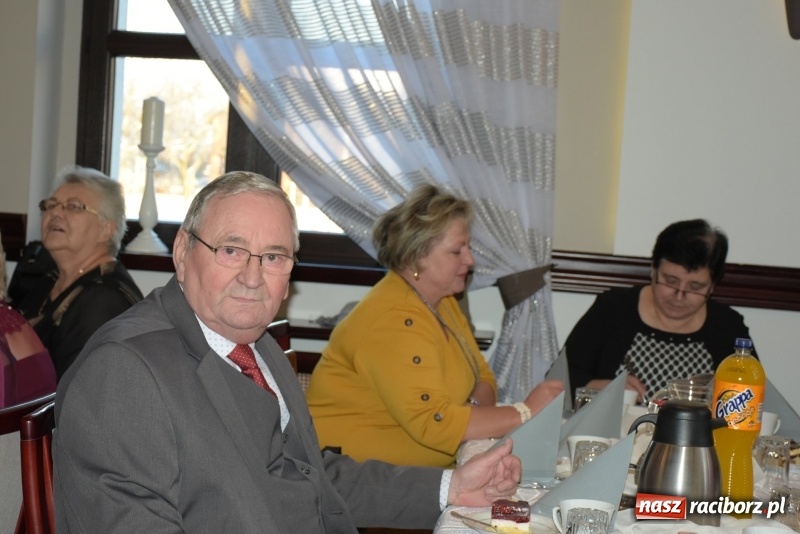 Zdjęcie w galerii na portalu naszraciborz.pl: Wyginam śmiało ciało – babcie i dziadkowie w karnawałowym nastroju  wiadomości z regionu