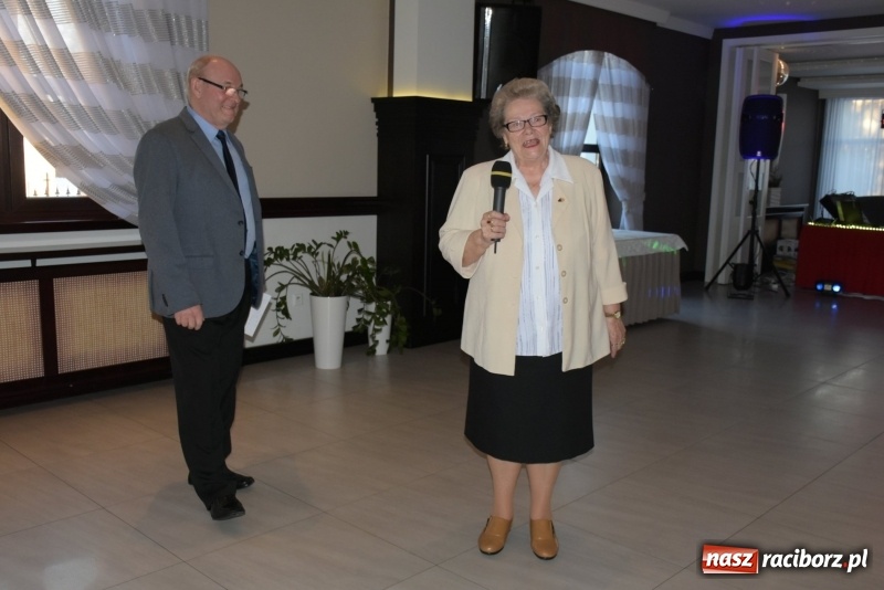 Zdjęcie w galerii na portalu naszraciborz.pl: Wyginam śmiało ciało – babcie i dziadkowie w karnawałowym nastroju  wiadomości z regionu