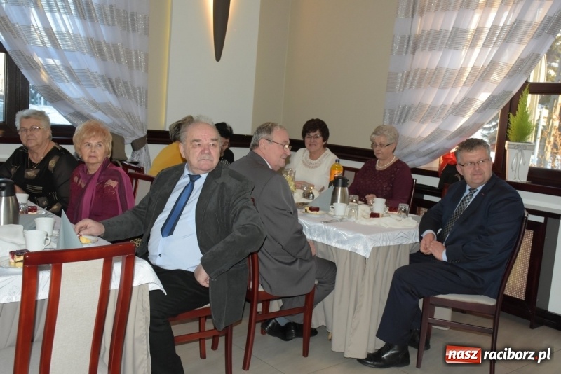 Zdjęcie w galerii na portalu naszraciborz.pl: Wyginam śmiało ciało – babcie i dziadkowie w karnawałowym nastroju  wiadomości z regionu