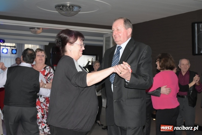 Zdjęcie w galerii na portalu naszraciborz.pl: Wyginam śmiało ciało – babcie i dziadkowie w karnawałowym nastroju  wiadomości z regionu