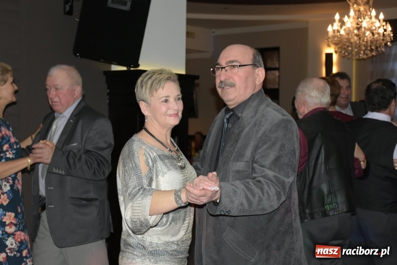 Zdjęcie w galerii na portalu naszraciborz.pl: Wyginam śmiało ciało – babcie i dziadkowie w karnawałowym nastroju  wiadomości z regionu