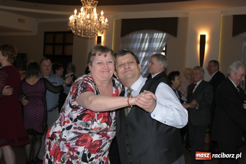 Zdjęcie w galerii na portalu naszraciborz.pl: Wyginam śmiało ciało – babcie i dziadkowie w karnawałowym nastroju  wiadomości z regionu